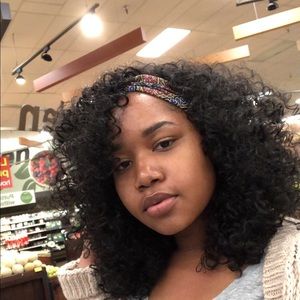 Meet your Posher, Kira